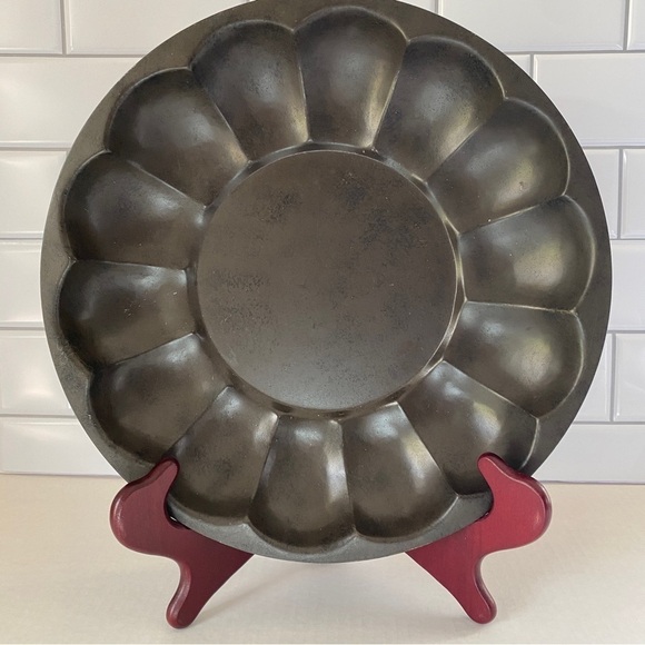 Primitive Distressed Metal Dish *DISH ONLY* - Picture 2 of 10